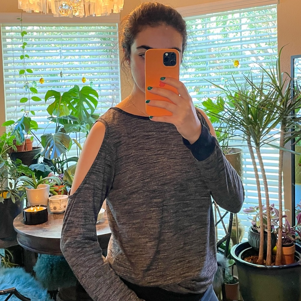 Loveappella cold shoulder grey and black long sleeve